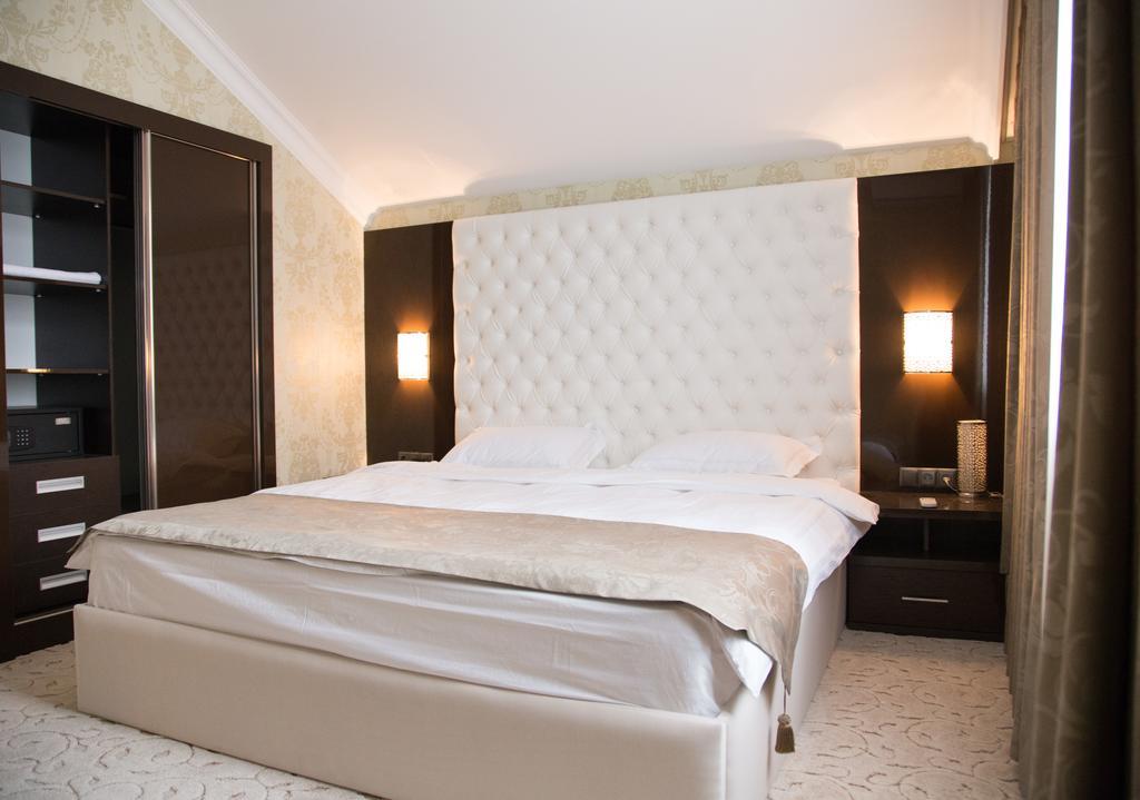 Premier Hotel Bisjkek Eksteriør bilde